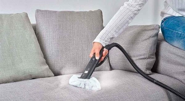 Как убрать запах с дивана в домашних условиях