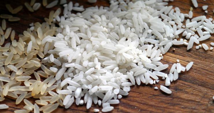 Не только в кулинарии: 7 необычных применений риса в быту