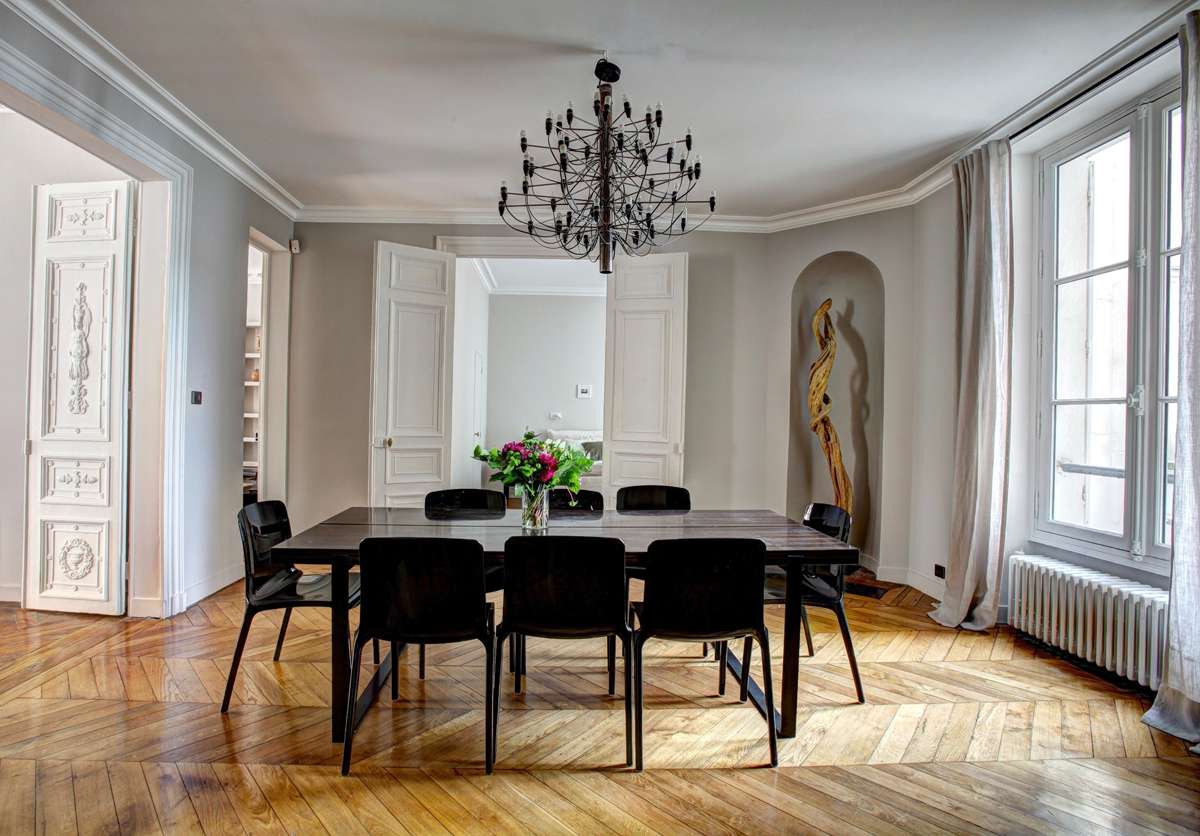 Богемный шик: как воссоздать интерьеры парижской квартиры